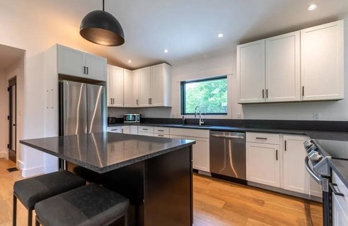 Manchester Center House | Escape to The Clyde’s View Hideaway in Manchester, Vt. New Home 3 Bed 2 Bath