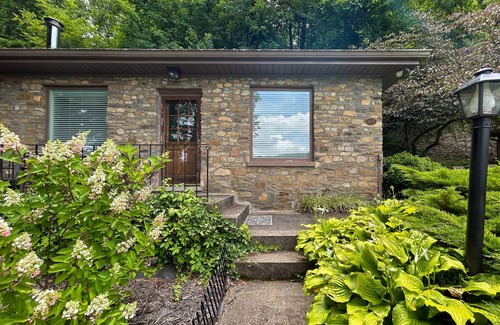 Lake Junaluska Cabin | Escape to tranquility at this Lake Junaluska cabin w/stunning views & amenities