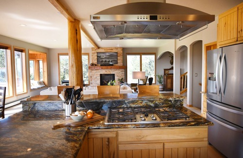 Fairplay House | Escape to Your Family Retreat: Outdoor Adventures & Hot Tub Await!