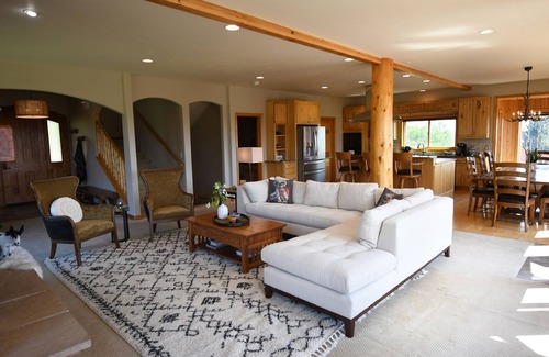 Fairplay House | Escape to Your Family Retreat: Outdoor Adventures & Hot Tub Await!