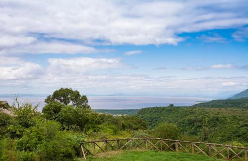 Mto wa Mbu Cabin | Escarpment Luxury Lodge Manyara