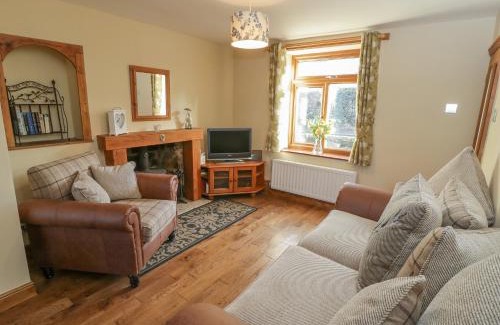 Aislaby House | Eskside Cottage