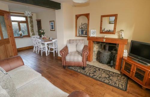 Aislaby House | Eskside Cottage