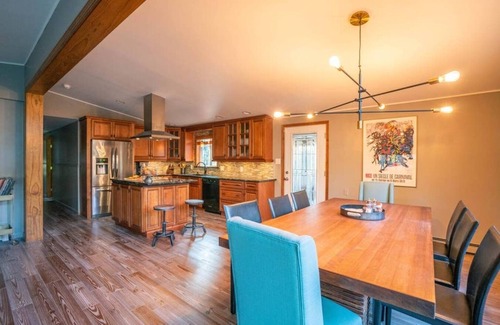 New Paltz House | Esopus Escape: Secluded Escape with Hot Tub & Fireplace