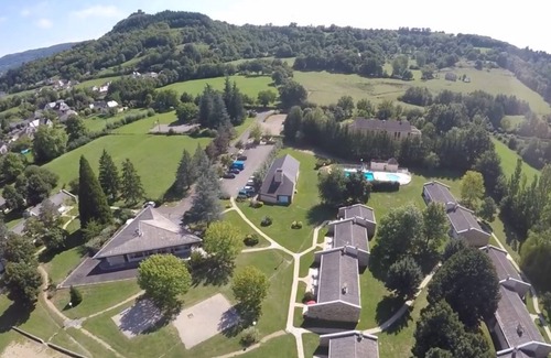 Espalion Apartment | Espalion, accommodation 7 people 2 bedrooms, heated pool, ideal for families