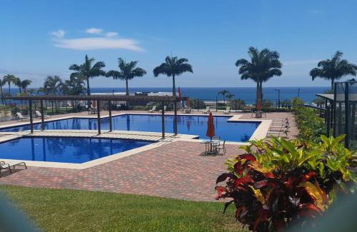 Manta House | Espectacular casa grande vacacional en Manta!
