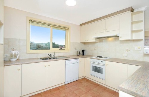 Middleton House | Esplanade Escape Absolute Beachfront WIFI-NBN