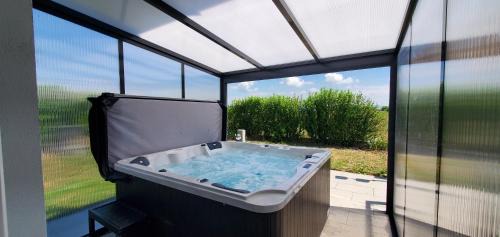 Muntzenheim Apartment | ESPLANADE HOME Private SPA Jacuzzi Sauna Parking, Colmar