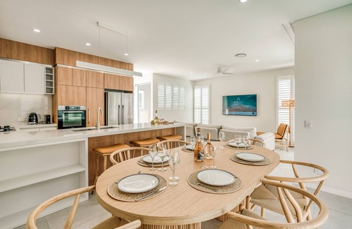 Peregian Beach House | Essence Peregian- Saltbush 5 Bedroom Luxury Home
