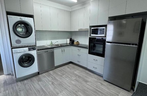 North Ward Apartment | Essex Court - Beach House Motel