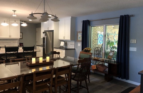 Melrose House | Estate Home on beautiful Melrose Bay