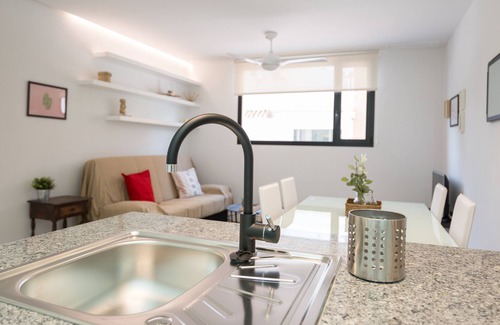 Malaga-Este Apartment | Estropada 2. Detached apartment in Pedregalejo, Malaga, with sea view