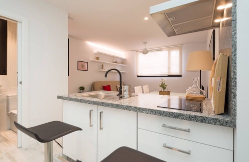 Malaga-Este Apartment | Estropada 2. Detached apartment in Pedregalejo, Malaga, with sea view