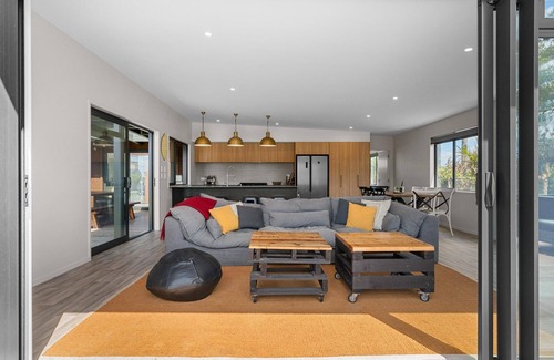 Mangawhai House | Estuary Escape - Waterfront property with estuary access