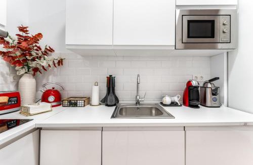 Legazpi Apartment | "Estudio Las Damas de Madrid"