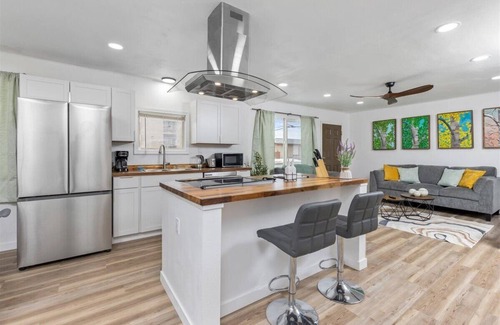 University Area House | Eternal Leaves - Elegant & Relaxing UMED Home