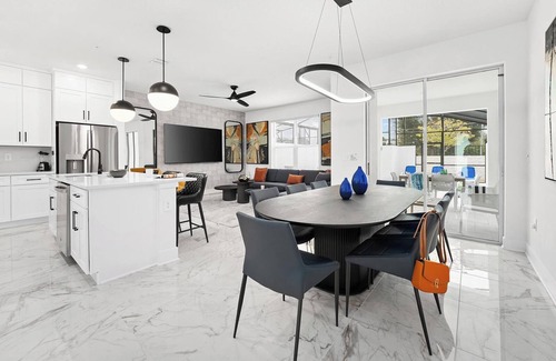 Florida Center House | Ethan’s Escape | Cozy, chic retreat w/island theme BR, pool - next to Universal