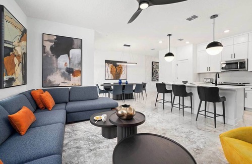 Florida Center House | Ethan’s Escape | Cozy, chic retreat w/island theme BR, pool - next to Universal