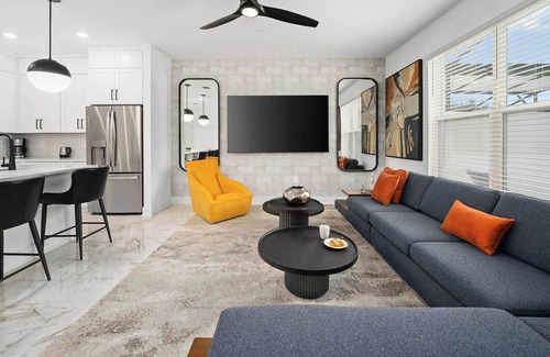 Florida Center House | Ethan’s Escape | Cozy, chic retreat w/island theme BR, pool - next to Universal
