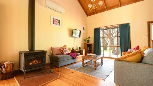 Drummond House | Ethel - Drummond Park Cottages