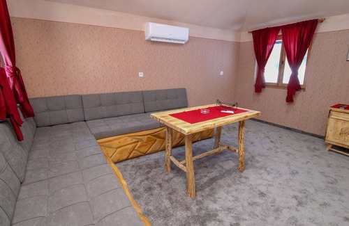 Pale Apartment | Ethno Village Dolina Mira - One Bedroom Holiday Home (Miljacka)