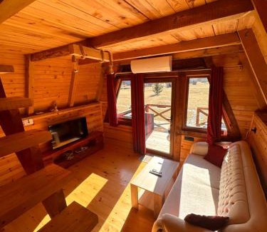 Savnik Ski Chalet | Etno apartmani Komarnica
