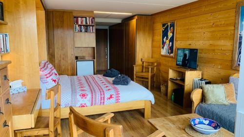 Lens Apartment | Etrier