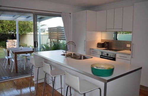 Ettalong Beach House | Ettalong Blu - 250 metres to Ettalong beach