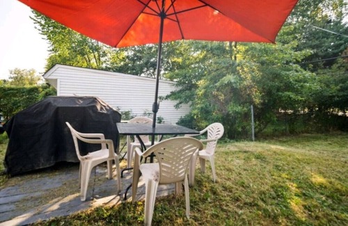 Euclid House | Euclid 3 bedroom 1 bath just 12 min to Cleveland