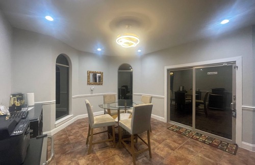 Northside House | EURA near Houston Downtown