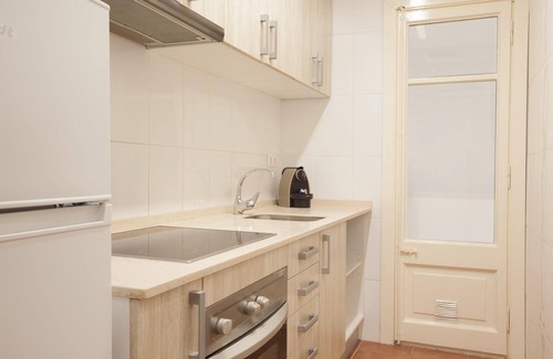 El Port Apartment | Europa Fira Apartment 23