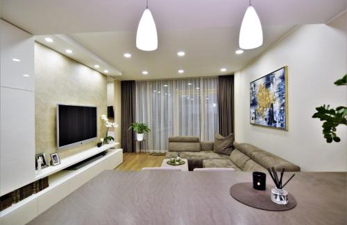 Business District Apartment | Europa Dream Apartment