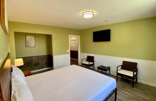 Desert Hot Springs Hotel | Europa Inn & Suites