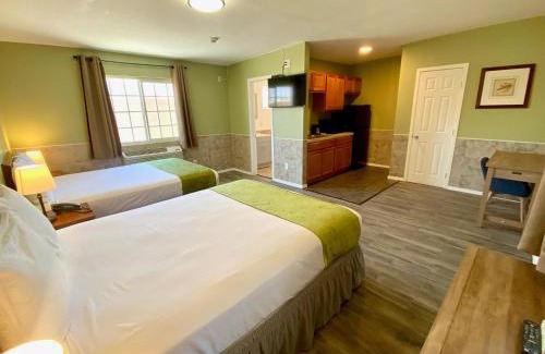 Desert Hot Springs Hotel | Europa Inn & Suites