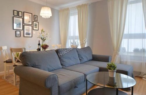 Tomaszow Mazowiecki Apartment | EUROPA22 Apartament RELAKS z JACUZZI w samym sercu miasta Prestiżowe osiedle z widokiem na park i staw z fontannami Szybkie i Łatwe Zameldowanie