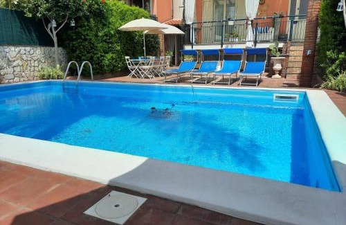 Riposto House | Euthalia