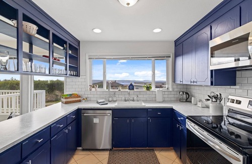 West End House | EV Charger-Spacious! Peek-a-Boo Water View+Game Room - Pool Table