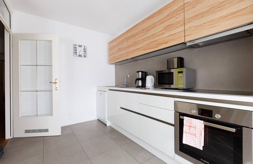 Bezigrad District Apartment | Eva Tour As/Modern 2BR apartment in center, free garage, WiFi & AC