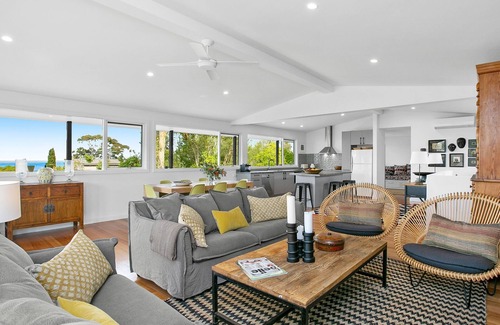 Somers Hotel | Evans Beach Retreat in Somers