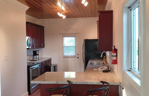 Governor's Harbour Cottage | Eve's Cottage - Ocean Breeze Peaceful Getaway