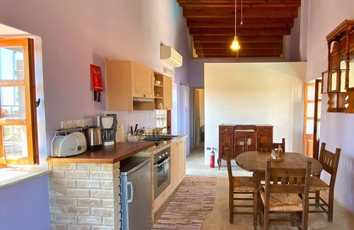 Tochni Apartment | Eveleos Country House
