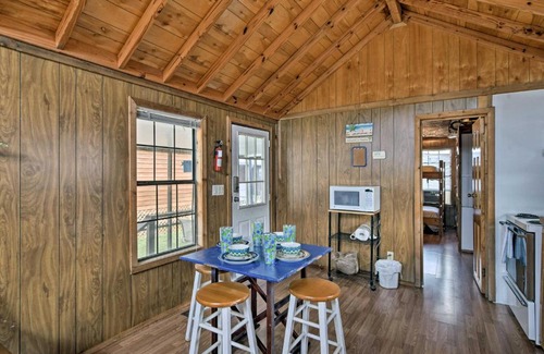 Everglades City House | Everglades City Cabin with Boat Slip and Pool Access!