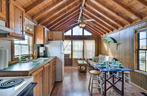 Everglades City House | Everglades City Cabin with Boat Slip and Pool Access!