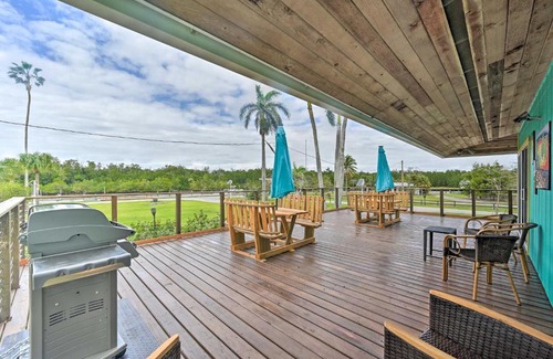 Everglades City House | Everglades Getaway with Deck and Water Views!
