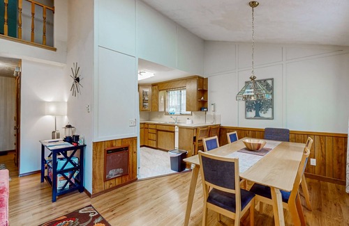 Hoodsport House | Evergreen getaway with hot tub, gas grill, Wifi and W/D