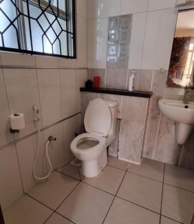Mombasa House | Evergreen House - 150Metre Walk To City Mall Nyali