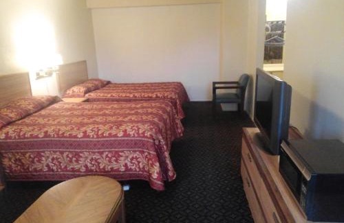 Charter Oak Hotel | Evergreen Inn