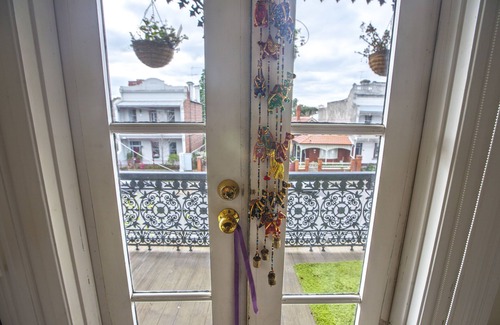 Fitzroy House | Eversley Heritage Grandeur in Fitzroy 10 min walk to CBD