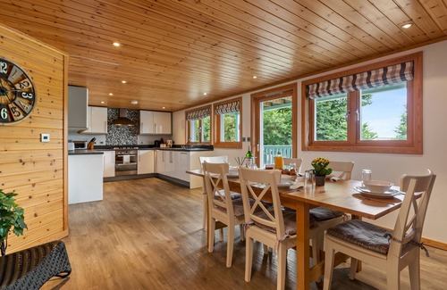 Penally House | Everwyn Lodge - Luxury Lodge with Hot Tub
