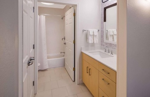 Andover Hotel | Everything You Need For The Perfect Vacation! Pets are Welcome! Parking, Pool!